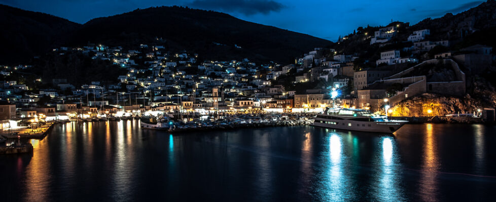Hydra at Night